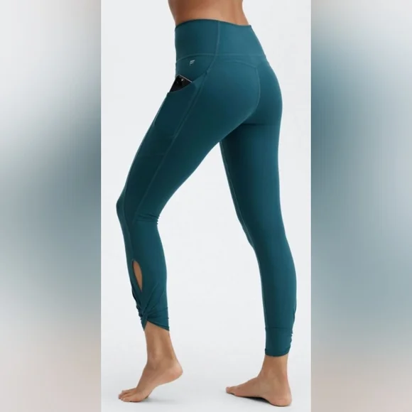 Fabletics Oasis High Waisted Twist 7/8 Leggings Midnight Wave Teal Activewear - Picture 10 of 12